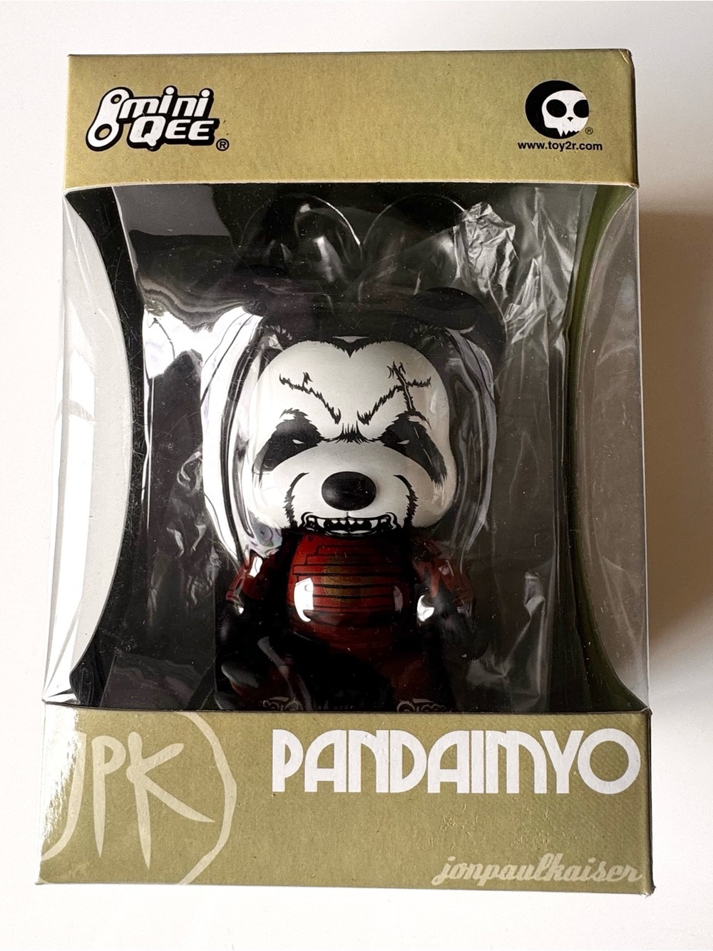 ♥️ Mini Qee Pandaimyo Designer Vinyl Figure - White & Red